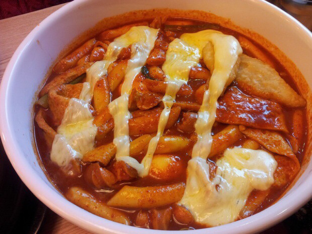 [떡볶이대결] 엽기떡볶이vs신전떡볶이 | 인스티즈