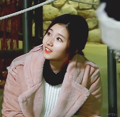 코 먹는 사나.gif | 인스티즈