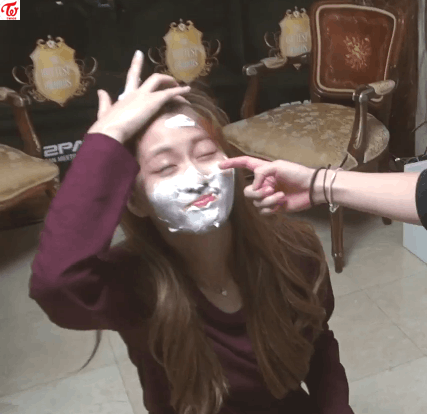 [트와이스] 얼굴에 면도크림 바른 모모링 ㅋㅋ | 인스티즈