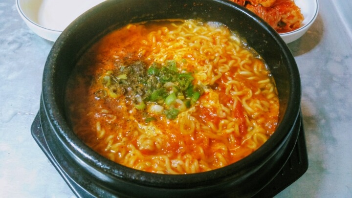 챙겨주는 사람 이미지