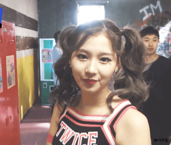 트와이스 티비 비긴즈 사나.gif | 인스티즈