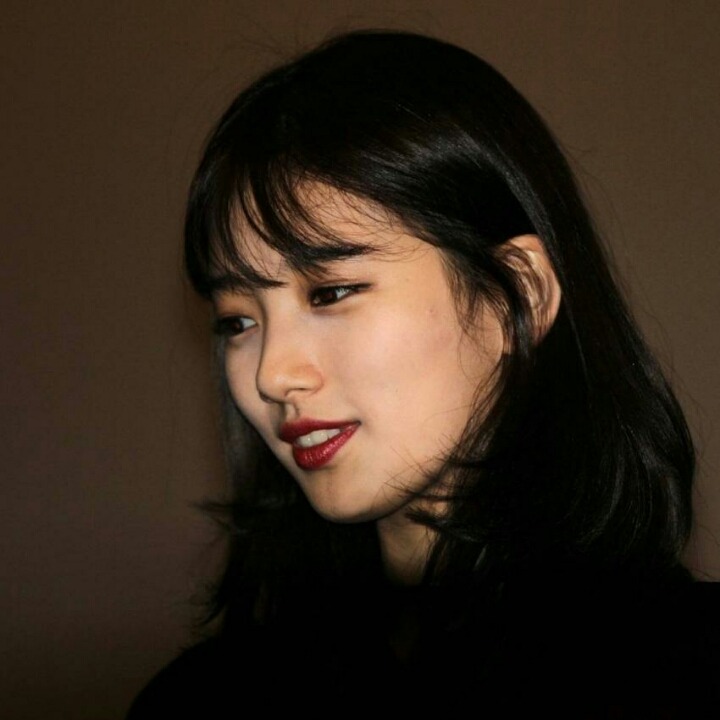 오늘자 올블랙에 레드립 수지 기사사진 프리뷰 모음 | 인스티즈