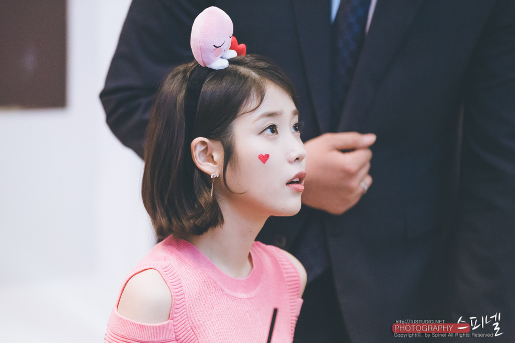 [17.04.30] 코엑스 팬사인회 아이유.jpg | 인스티즈