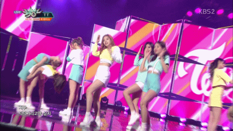 [twice] 오늘자 트와이스 급식단 움짤.gif | 인스티즈