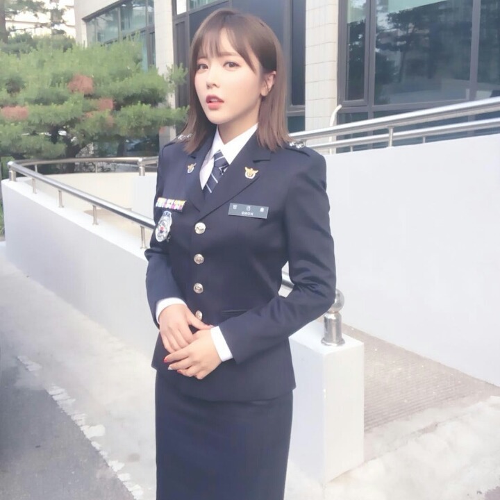 경찰 제복 입은 홍진영.JPG | 인스티즈