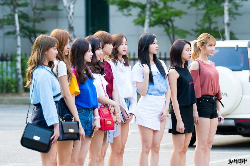 트와이스 뮤직뱅크 출근길 | 인스티즈