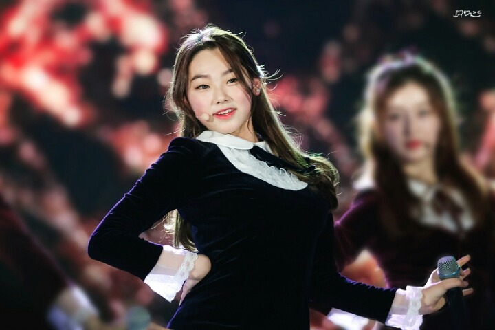 동공지진나는 강미나.gif | 인스티즈