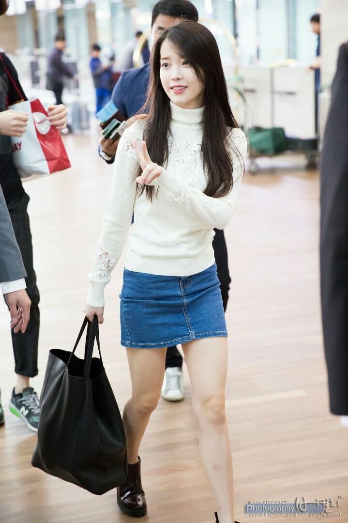 [15.10.21] 오늘자 아이유 홍콩 출국.jpg | 인스티즈