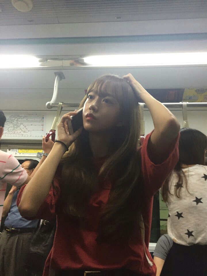 지하철 타고 다니는 김소희. jpg | 인스티즈
