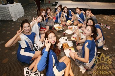 오빠~ 여기와서 같이 치킨먹어요~jpg | 인스티즈