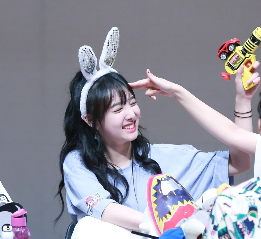 [트와이스] 서열9위 토끼언니 맏내 나연 짤들.jpg | 인스티즈