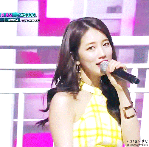 안어울리는색이 없는 수지.gif | 인스티즈