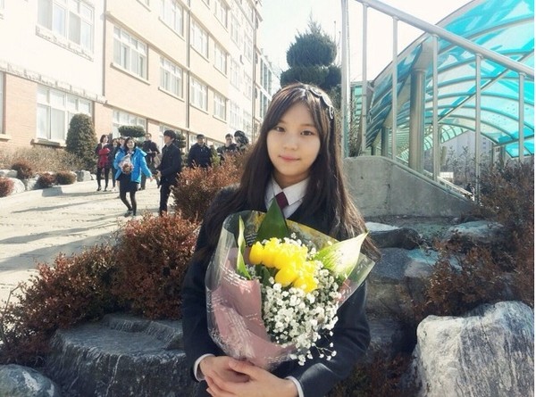 여자친구 엄지 | 인스티즈