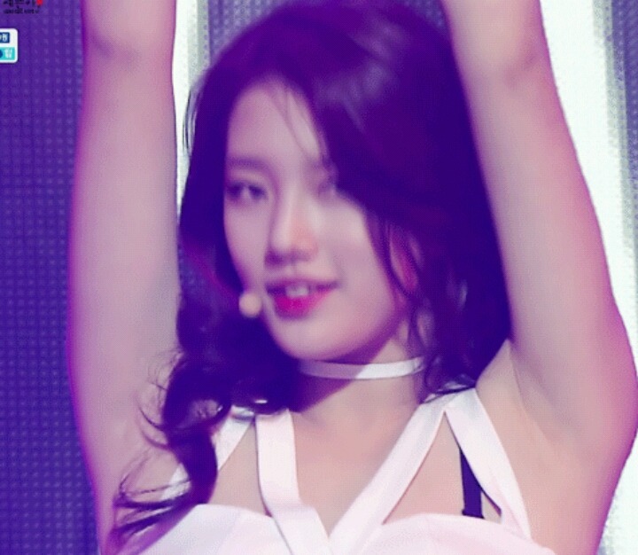 인기글에 있는 여자 연예인 대결구도 | 인스티즈