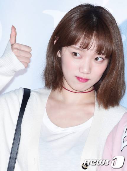 오늘자 이성경 | 인스티즈