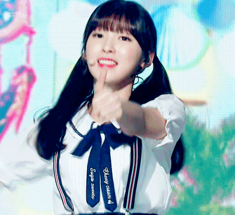 로리타 컨셉으로 의심되는 걸그룹 오마이걸 무대 의상 | 인스티즈