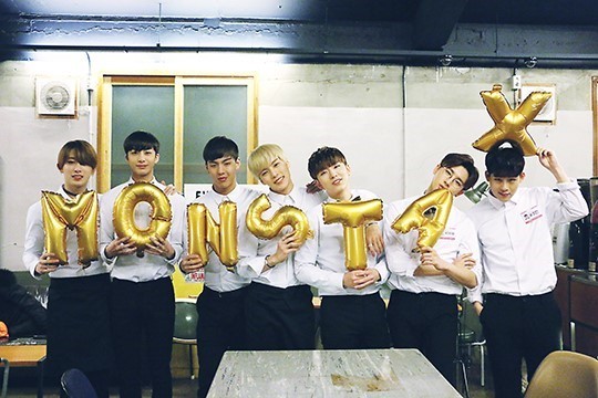 [스타캐스트] 몬베베와 몬스타엑스가 함께 한 특별한 화이트데이! | 인스티즈