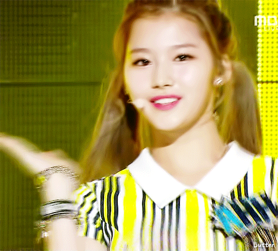 매일 헤어스타일이 바뀌는 트와이스 사나.jpg | 인스티즈