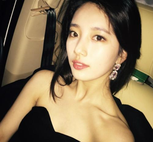수지 어깨노출 | 인스티즈