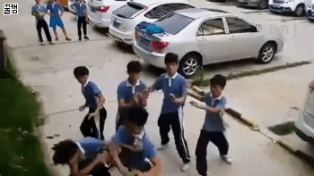 실제 1vs5 싸움.GIF | 인스티즈
