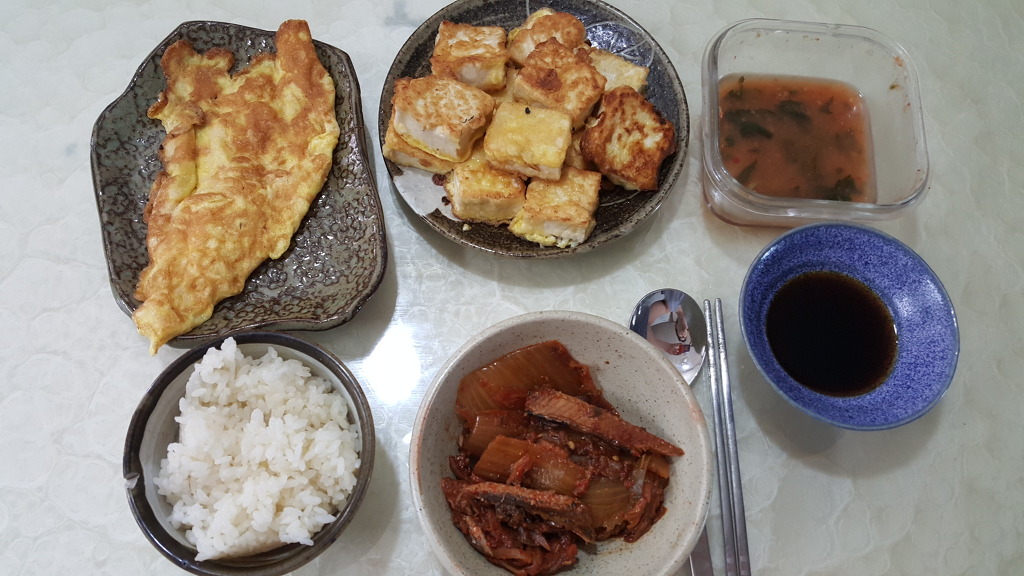 자취생의 현실적인 밥상 | 인스티즈