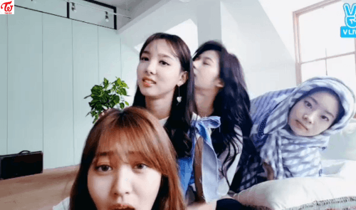 [데이터주의] 트와이스 V앱 SANA | 인스티즈