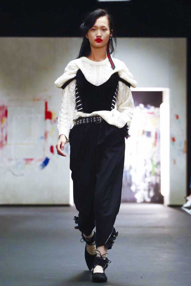 2017 F/W Preen by Thornton Bregazzi 컬렉션 | 인스티즈