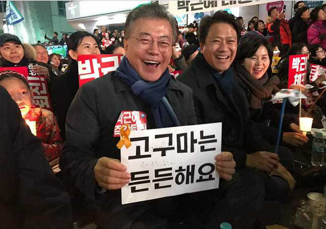 30대 지지율 완죠니 인간 대깨문들 아니냐??? | 인스티즈