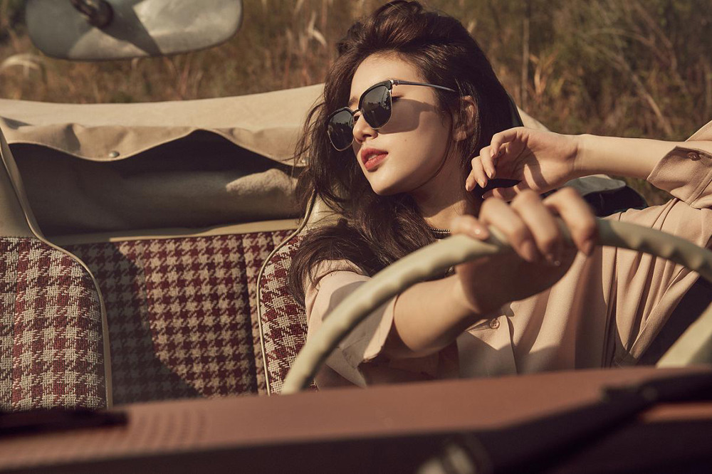 수지, 선글라스 화보 공개…"세련미 넘치는 미모" | 인스티즈