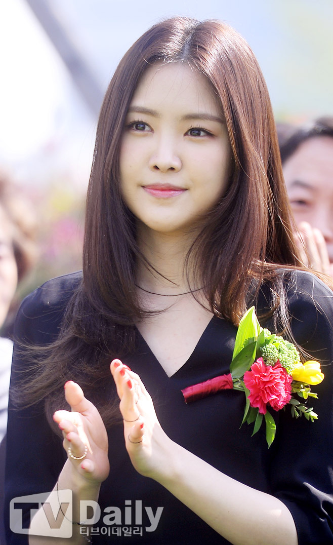 오늘자 손나은 미모ㄷㄷㄷ | 인스티즈