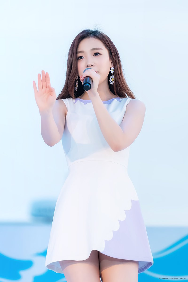 에이프릴의 막냉이 진솔이.jpg | 인스티즈