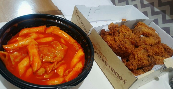 치킨과 떡볶이 환상 콜라보! 치킨떡볶이세트 치떡 gifjpg | 인스티즈