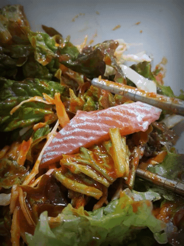 신선하고 맛있는! 송어회 (+사이드) gifjpg | 인스티즈