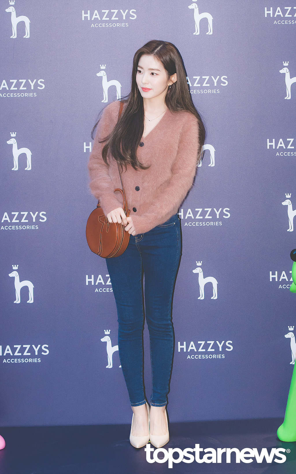 오늘자 헤지스 플래그쉽스토어 행사 레드벨벳 아이린.jpgif | 인스티즈