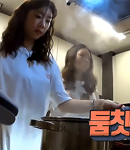 두 팔 들어 맞이하는 유라 .gif | 인스티즈