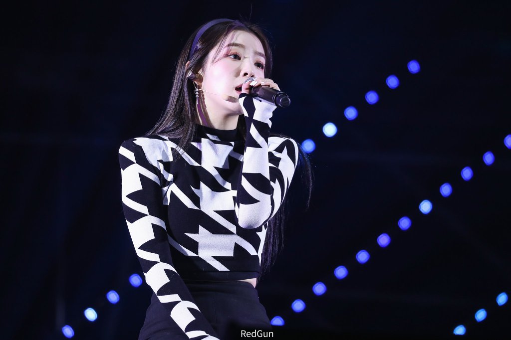 검정 머리띠한 아이린.jpgif | 인스티즈