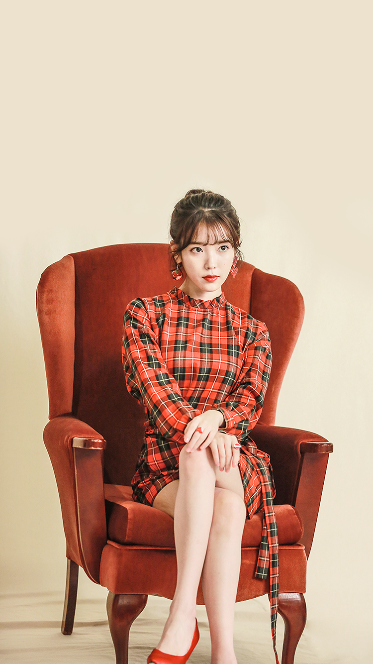 2018 아이유 달력 비하인드 폰 배경화면 & 잠금화면. png | 인스티즈