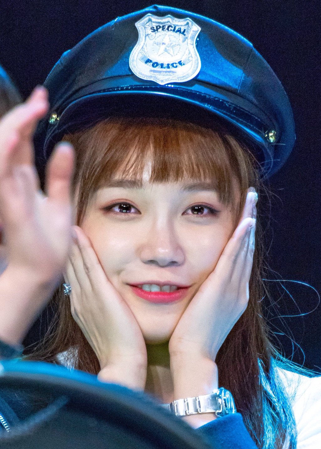[에이핑크] 퇴근하고 친구들과 한잔 하러 갈 생각이라서 정은지 | 인스티즈