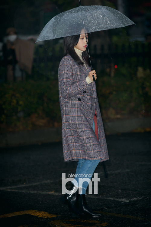 오늘자 뮤직뱅크에서 MOM 예고하는 트와이스 미나 ㄷㄷㄷ ㄷ | 인스티즈