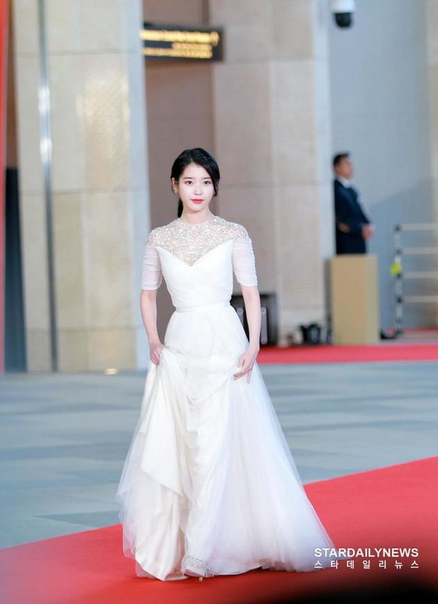 AAA 시상식 레드카펫 아이유 | 인스티즈