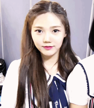 왠지모를 친근감에 내꺼인거 같아서 오마이걸 효정.jpgif | 인스티즈