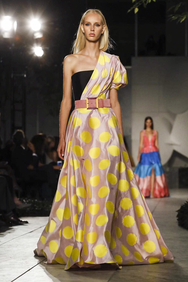 2018 S/S 캐롤리나 헤레라 컬렉션 | 인스티즈