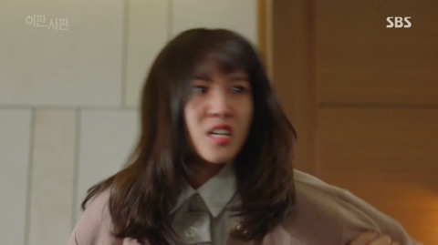 [이판사판] 감정적으로 법정에서 날뛰는 여주 판사 캐릭터.jpg | 인스티즈