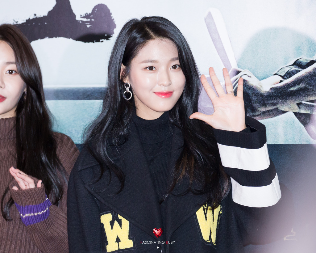 오늘 생일을 맞은 설현이.jpgif | 인스티즈