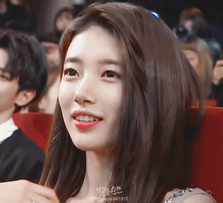 시상식 얼굴레전드 수지.gif | 인스티즈