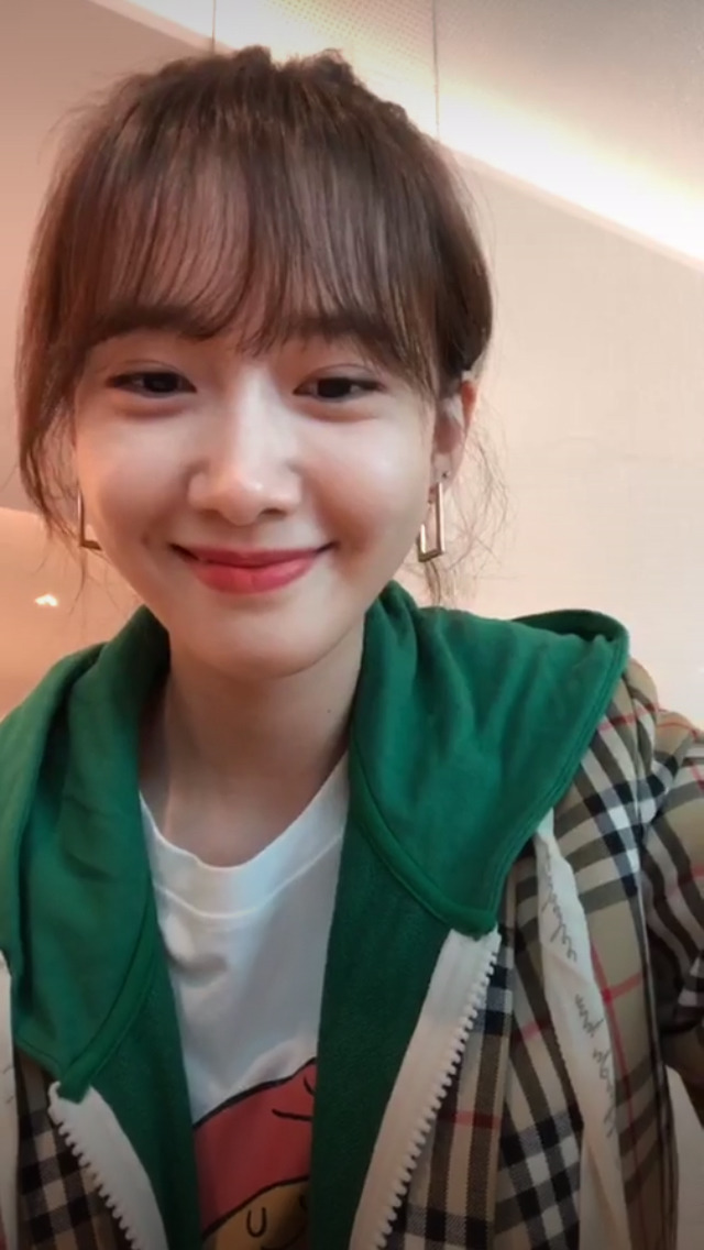 5/30 팬들한테 축하 많이 받아서 고맙다는 윤아.jpg | 인스티즈