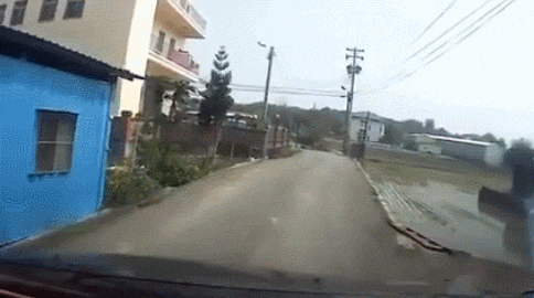 오토바이 100:0 사고.gif | 인스티즈