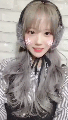 루다 vs 모모 | 인스티즈