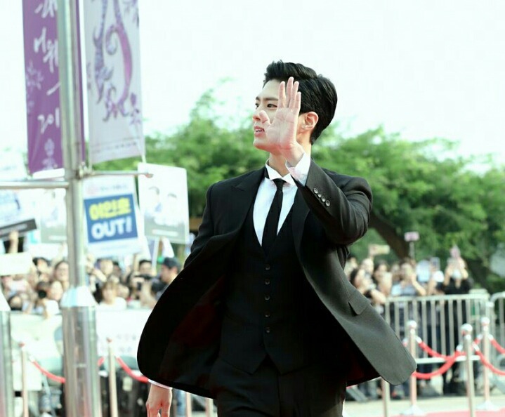 박보검 쓰리피스 수트 코디 수준.JPG | 인스티즈