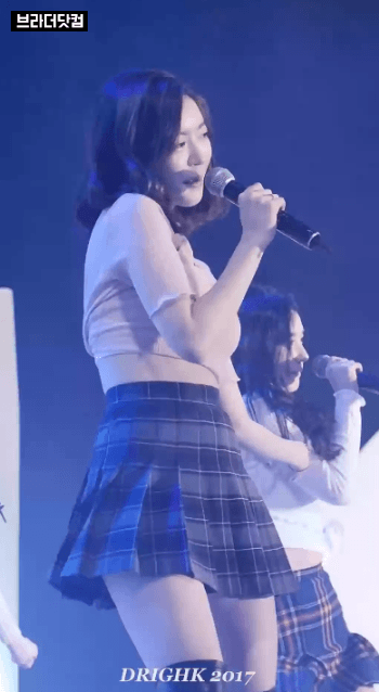 살랑거리는 달샤벳 아영.gif | 인스티즈